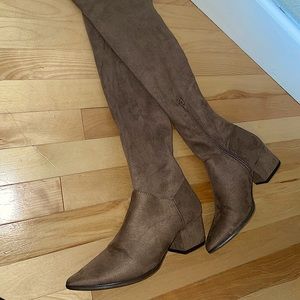 Size 7 Steve Madden Suede Boots